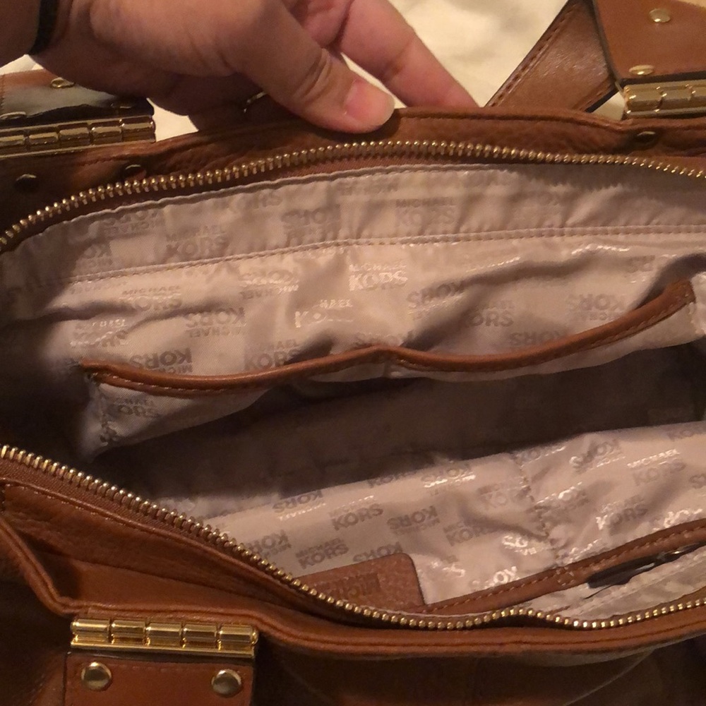 MK tan handbag - Picture 7 of 15